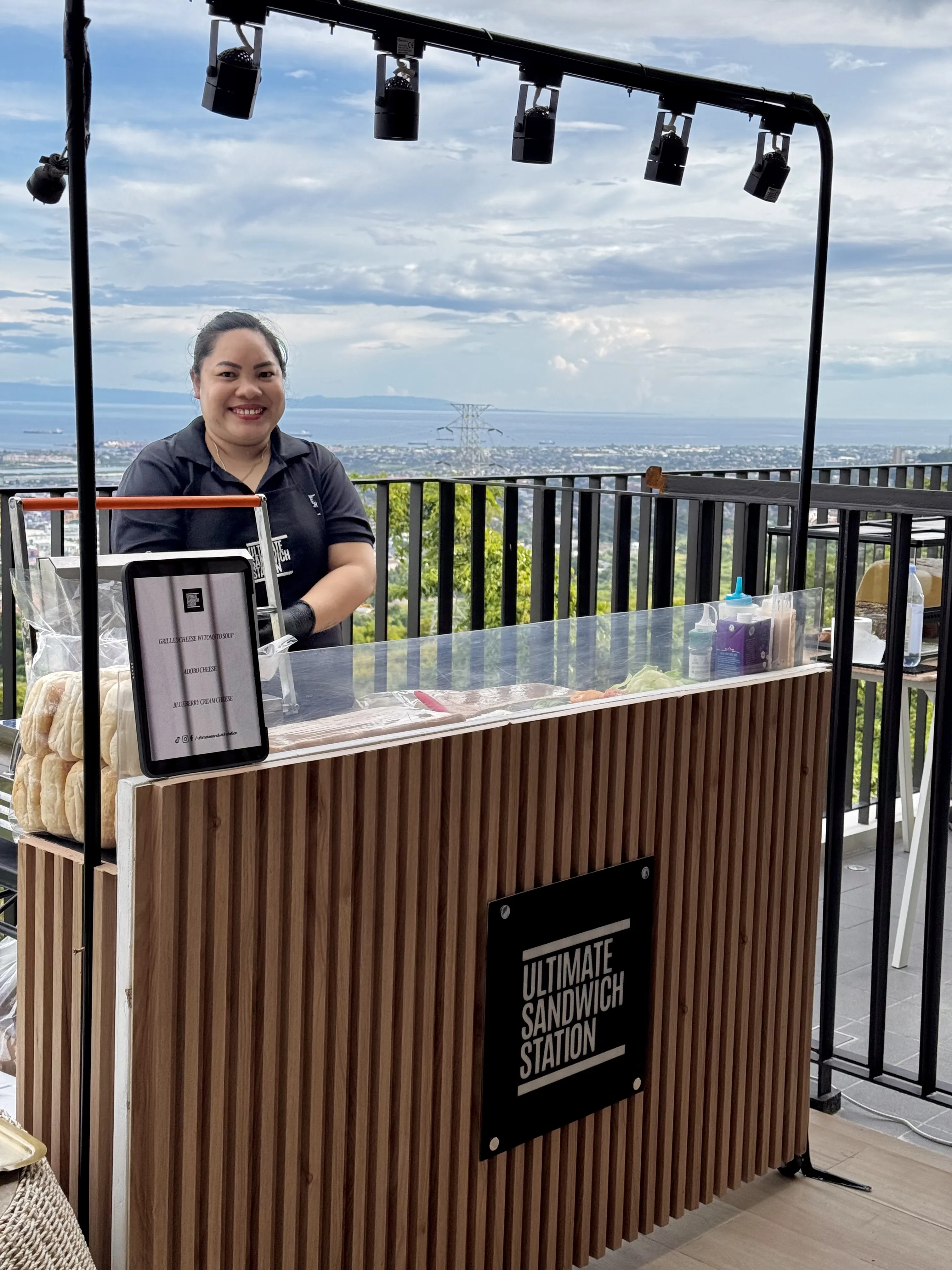 USS kiosk photo 1